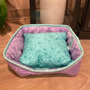 American Girl Comfy & Cozy Pet Bed.